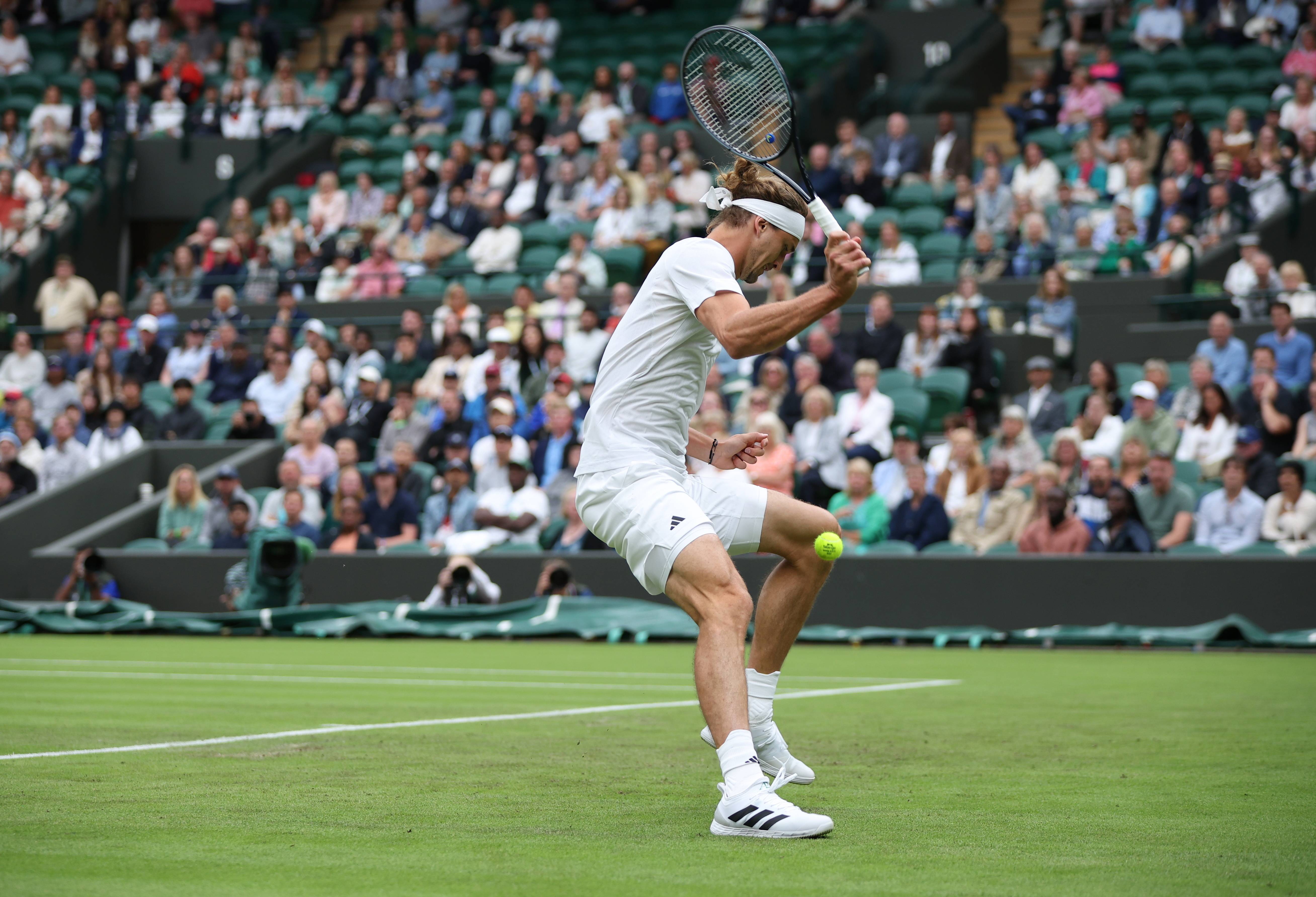 戴维斯杯轻取法网，兹维列夫点燃赛场的简单介绍