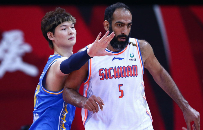 青海男篮主场告捷，领跑积分榜的简单介绍