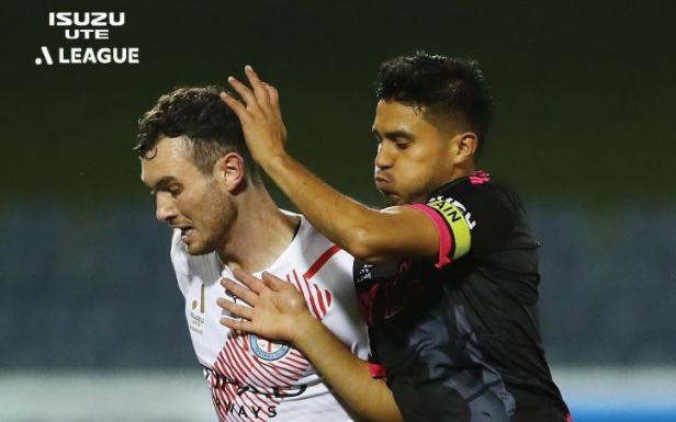 鲁尔竞技俱乐部新援表现抢眼，领跑法超联回的简单介绍