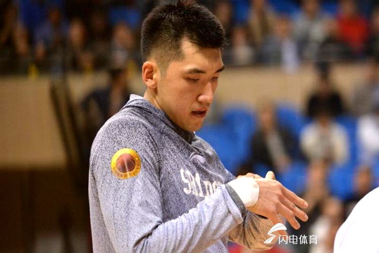江苏男篮挽救赛点，连胜成功晋级