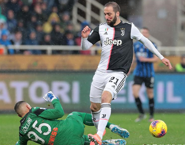 包含纽伦堡机会渺茫，被对手完全压制的词条