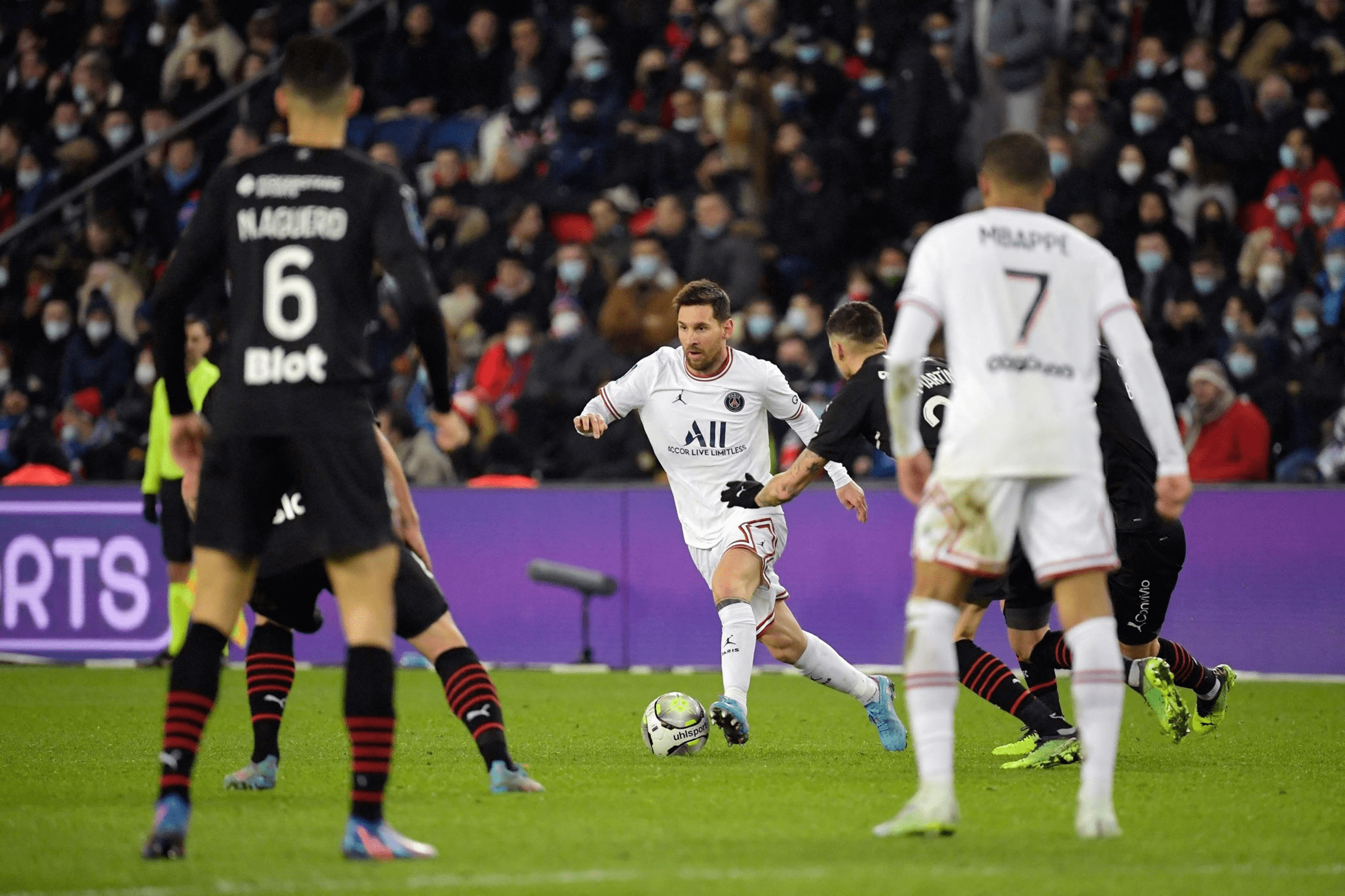 包含巴黎逆转日本，蒂亚戈状态火热的词条