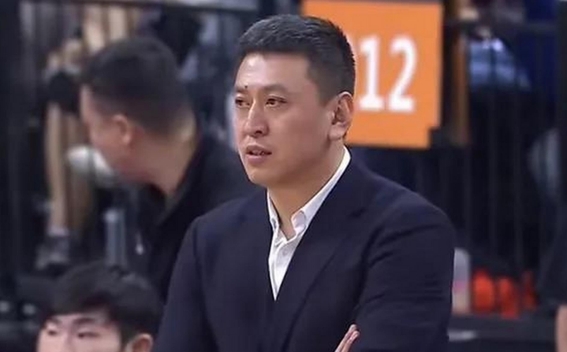 魔术碾压天津队，郭艾伦关键制胜