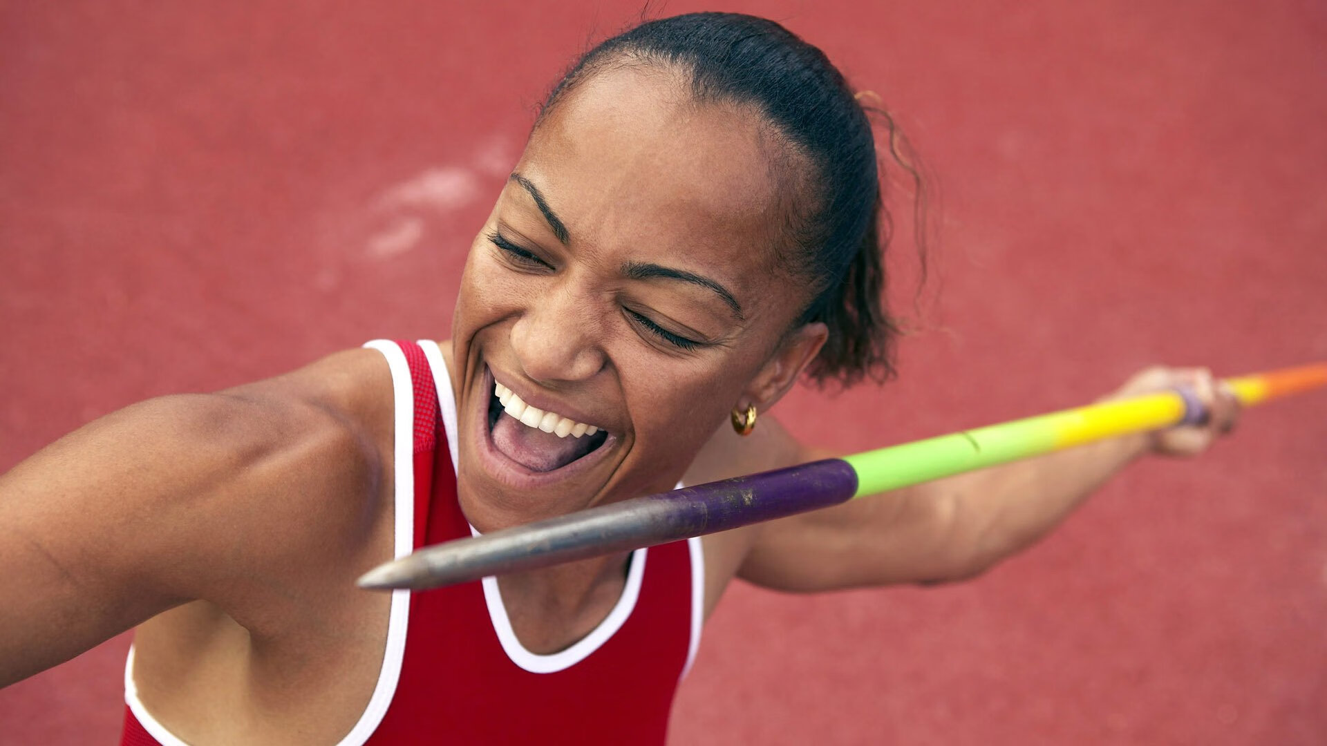 雄鹿硬仗取胜黄蜂，哈利伯顿成为关键先生